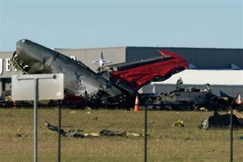 Two Wwii Planes Collide At Dallas Air Show Us Agency Central News