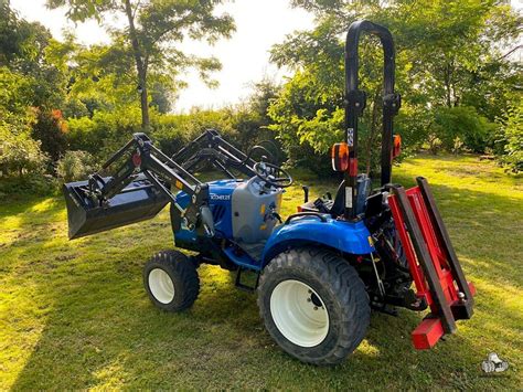 New Holland Boomer Tractor Met Voorlader Trekkerweb