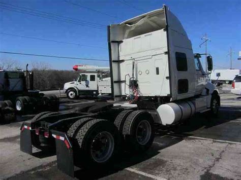 International Prostar 2014 Sleeper Semi Trucks