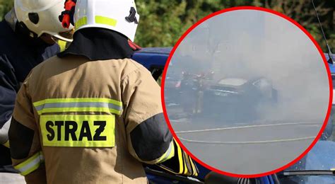 Pożar Tesli w Piotrkowie Trybunalskim Strażacy gasili auto przez pięć