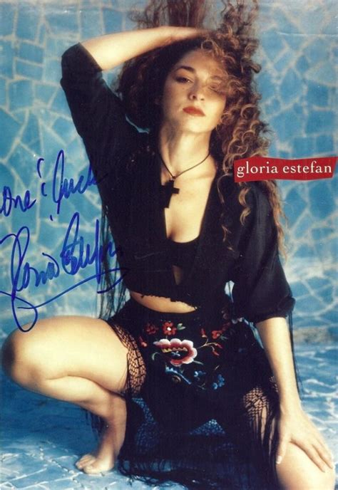 40 Beautiful Photos Of Gloria Estefan In The 1980s Vintage Everyday