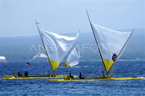 Lomba Perahu Layar Tradisional Antara Foto