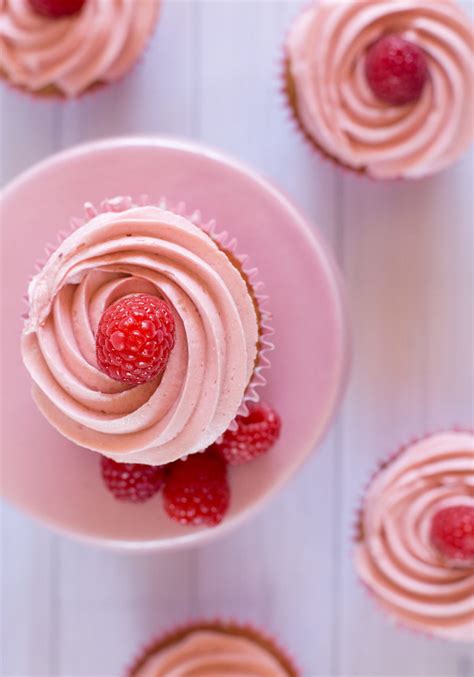 Fresh Raspberry Cupcakes With Raspberry Buttercream Love Swah