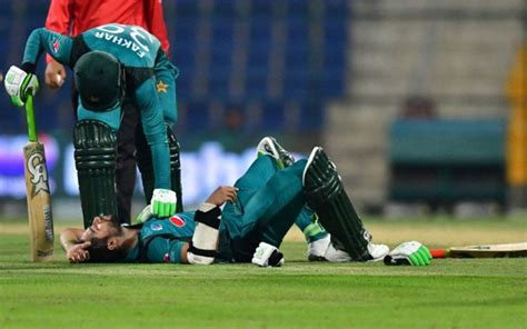 Pakistan Vs New Zealand Imam Ul Haq Hit By A Scary Bouncer From Lockie