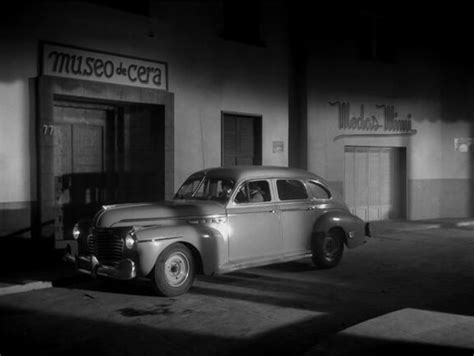 IMCDb org 1941 Buick Special B Series Touring Sedan 41 in El ataúd