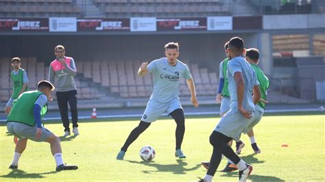 Imágenes del entrenamiento del Xerez DFC en Chapín