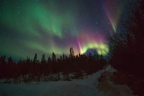 Midnight Zen The Northern Lights In Yellowknife Zen Travellers