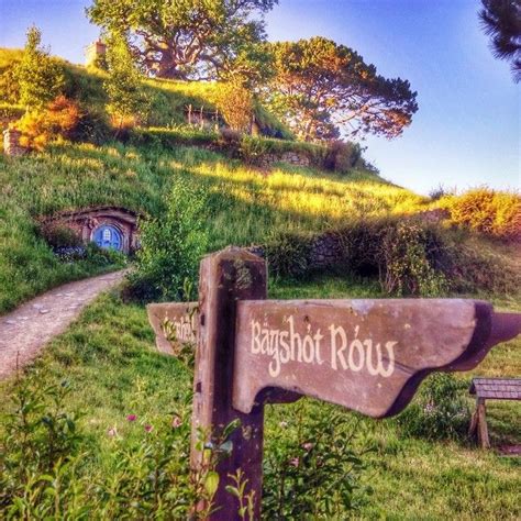 Bagshot Row Looking Up To Bag End The Hobbit Middle Earth Hobbit House