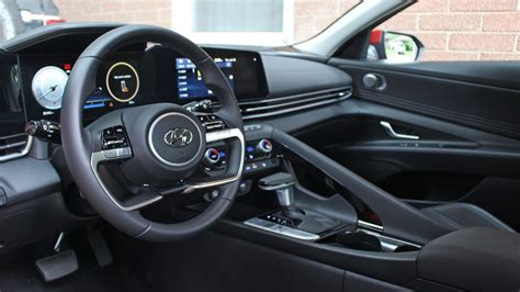 The 2021 Hyundai Elantra has five cool interior features - Autoblog