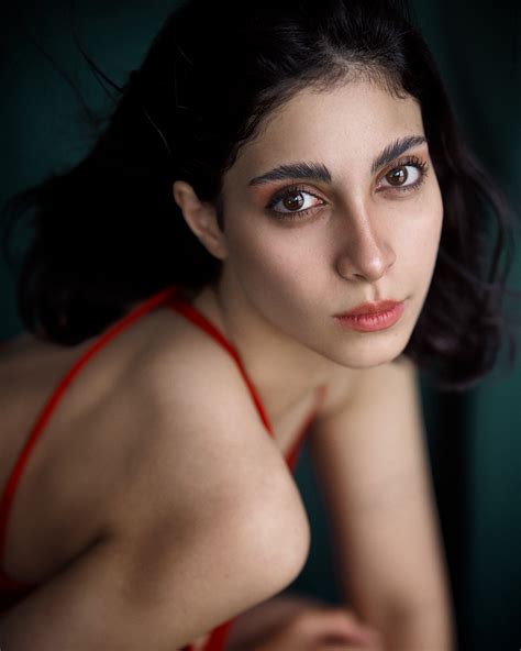 Morteza Khobzi Women Portrait Thick Eyebrows Looking Up Depth Of Field