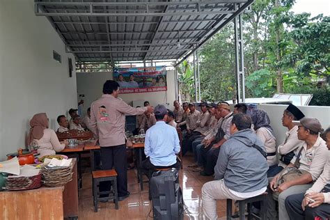 Foto Petani Banjarnegara Bentuk Posko Pemenangan Prabowo Gibran