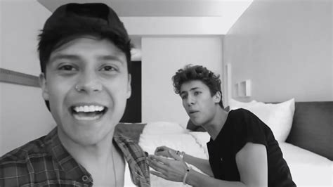 Mario Ruiz Y Juanpa Zurita Se Besan Youtube