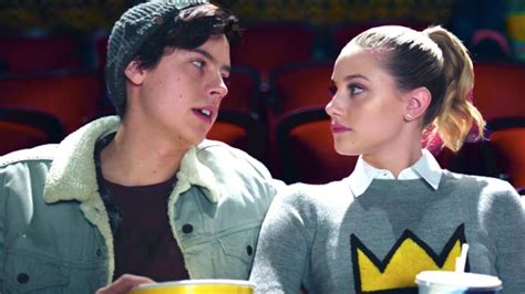 Do Betty And Jughead Breakup On Riverdale Season 2 Heres Everything