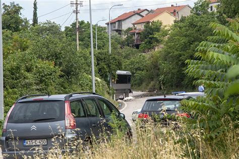 Teška saobraćajna nezgoda Dvoje poginulih i više povrijeđenih na