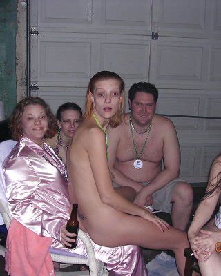 Let S Get Naked In The Garage Porn Pictures Xxx Photos Sex Images Pictoa