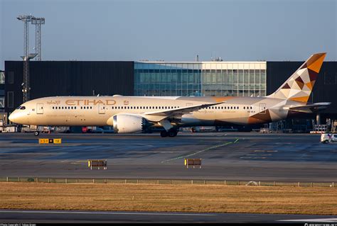 A Bln Etihad Airways Boeing Dreamliner Photo By Tobias Green