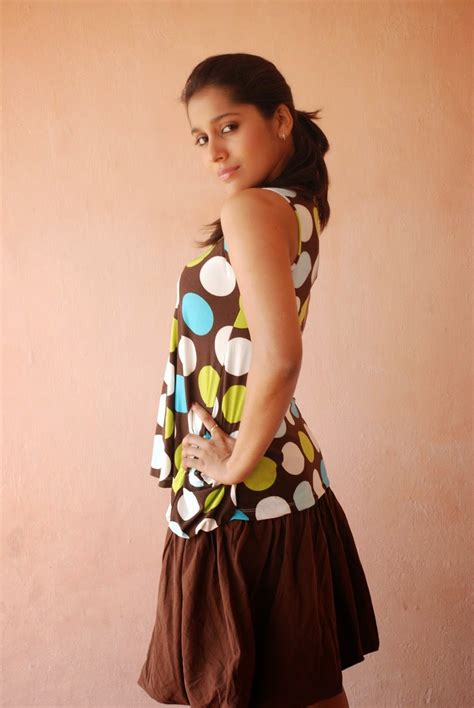 Anchor Reshmi Hot Stills