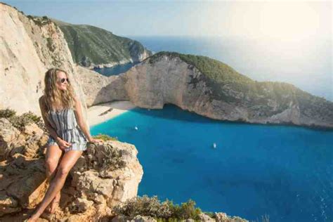 How to get to the viewpoint of Navagio beach (shipwreck beach) in Zakynthos