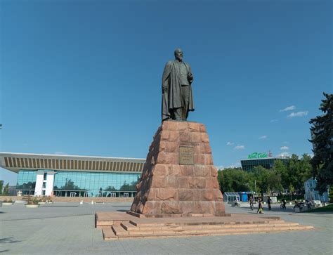 Памятник Абаю