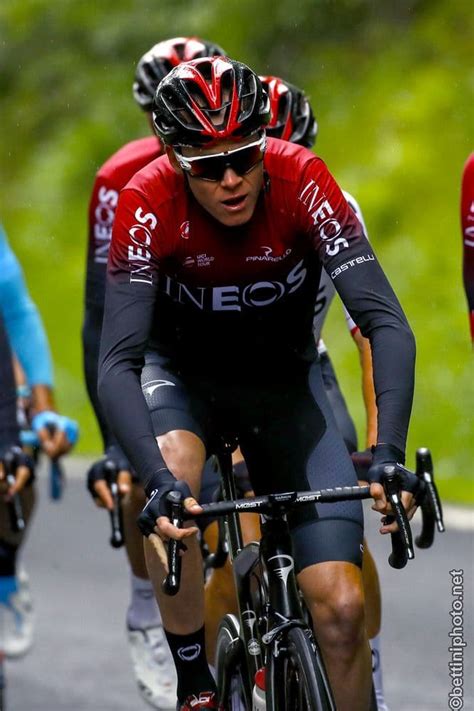 Chris Froome Suffers Broken Leg in Crash – Headed to the Hospital in ...