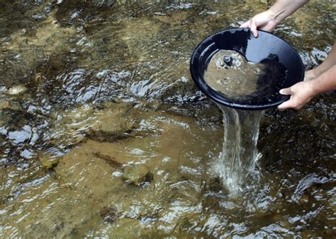 Gold panning: rivers where you can still find gold | loveinc.com