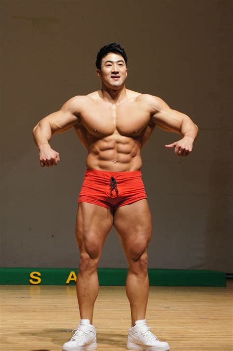 Hwang Chul Soon Korean Bodybuilder And Fitness Model HowTheyPlay