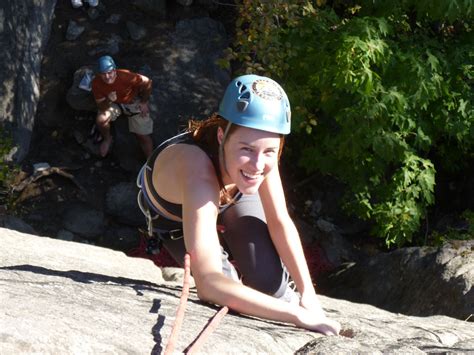 Beginner School and Guided Courses - Intro to Rock Climbing - Mountain Madness