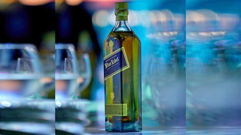 Johnnie Walker Blue Label Se Inspira En Los Versos De Fina Estampa De