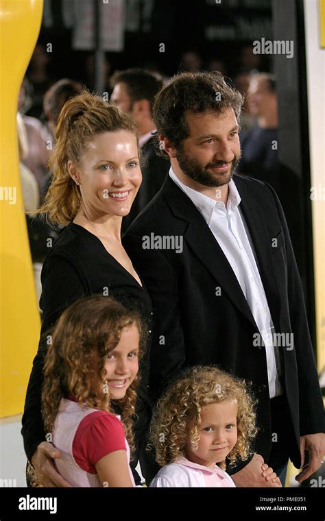 The Simpsons Movie Premiere Leslie Mann Maude Apatow Iris Apatow