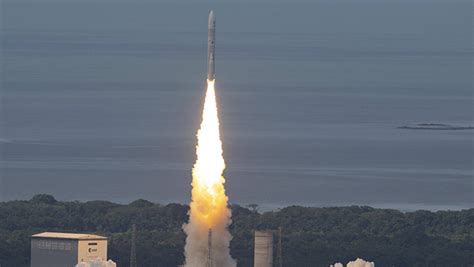 Premier décollage réussi pour la fusée européenne Ariane 6 LINFO re