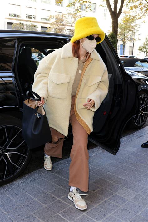 The Most Naked Dresses Of All Time Gigi Hadid Outfits Korean