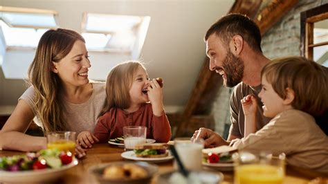 Familie Mit Kindern Lebendige Herausforderung L Albero Della Vita Merano