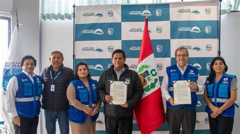 Alcalde De Pucusana Firma De Convenio Marco Con El Instituto Catastral