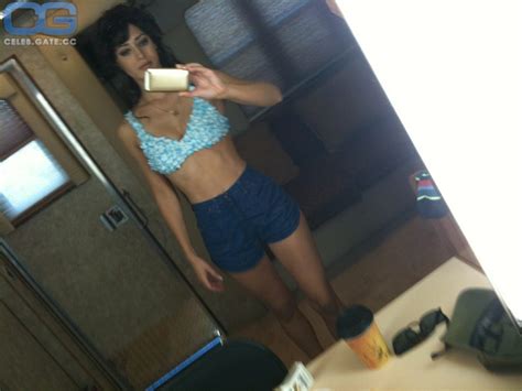 Lizzy Caplan Nude Pictures Photos Playboy Naked Topless Fappening