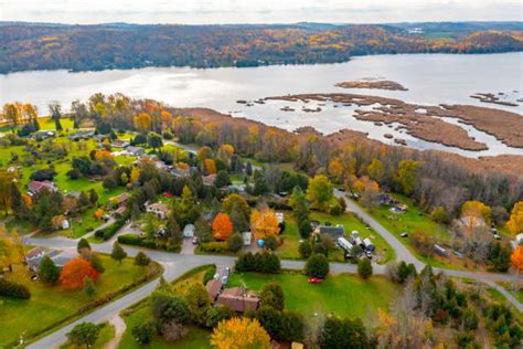 1400 Petersburg Ontario Foto Stok Potret And Gambar Bebas Royalti