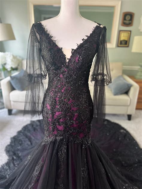 Gothic Black Purple Wedding Dress With Trumpet Silhouette