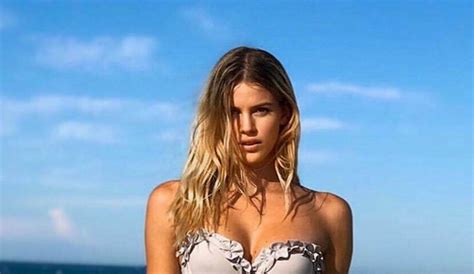Sara Croce Fa Impazzire I Fan Bikini Bagnato Troppo Trasparente Foto