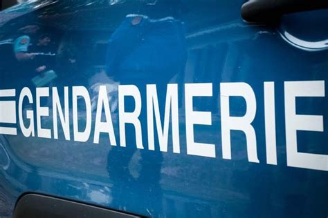 Essonne Une Collégienne De 14 Ans Tuée Dun Coup De Couteau Lors D