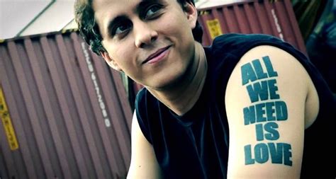 All We Need Is Love Imagenes De Canserbero Imagenes De Rap Frases