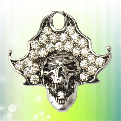 Buy Skull Bones Brooch Stylish Breastpin Crystal Brooch Pin For Cosplay