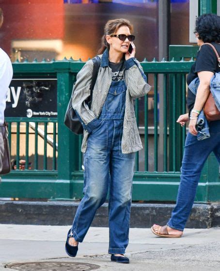 Katie Holmes Steps Out In New York City Famousfix