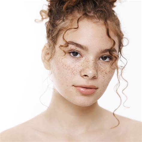 How To Create Faux Freckles That Look Totally Natural Faux Freckles