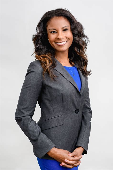 What To Wear For Corporate Headshots Women — N Lalor Photography