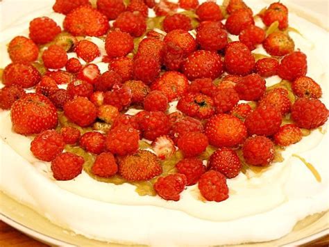 Pavlova Fraise Rhubarbe All G En Sucre Cuisine Minceur Food