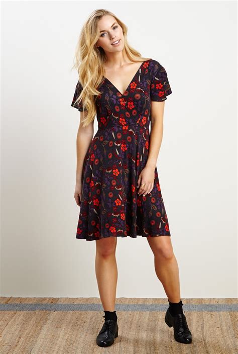 Autumn Garden Party Floral Dresses For Fall Fashion Should Be Fun