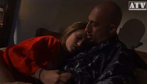 Italienische Milf Mit Sch Nen Titten Und Einem Intimen Haarschnitt Tauscht Orale Liebkosungen