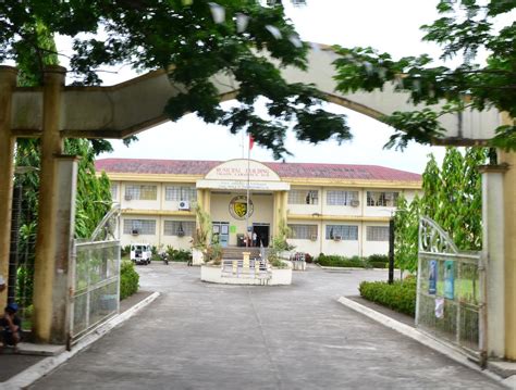 File:Municipal hall of Tigaon, Camarines Sur.jpg - Philippines