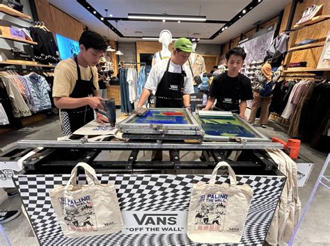 Resmikan Gerai Ke 30 Di Indonesia Vans Kembali Sambangi Bandung