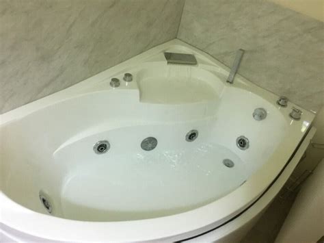 Whirlpool spar bath | in Abingdon, Oxfordshire | Gumtree