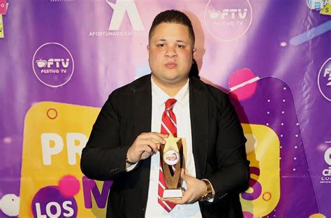 Premios Los Mejores De Ny 2023” Reconocen Al Cineasta Eduardo Luna Por